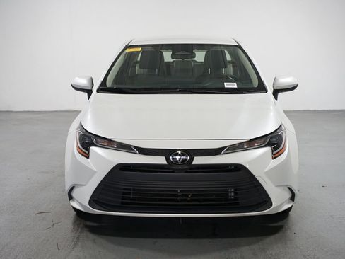 Certified 2023 Toyota Corolla LE image 2