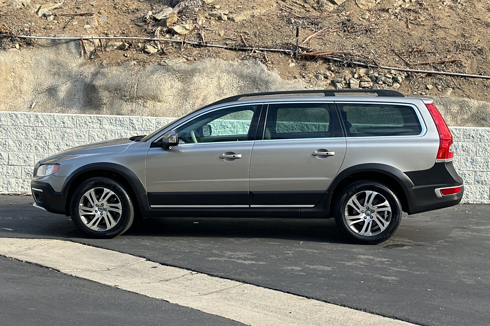 Used 2015 Volvo XC70 T5 Platinum FWD image 7