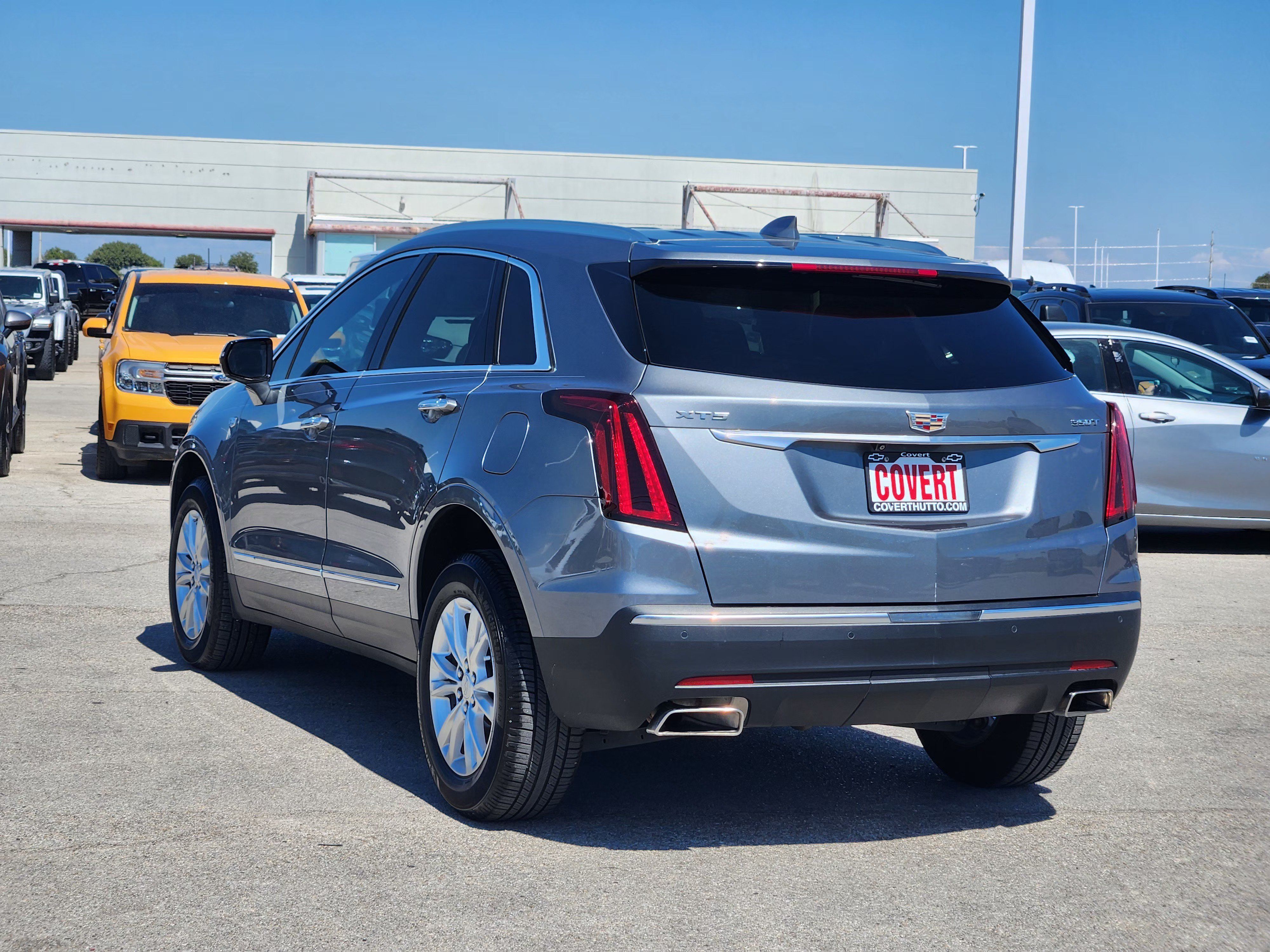 Used 2022 Cadillac XT5 Luxury w/ LPO, Floor Liner Package FWD image 5