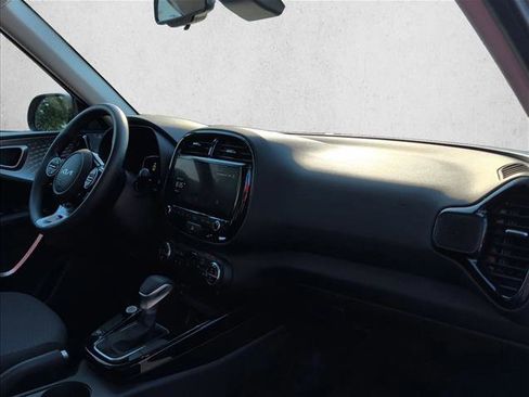 Used 2025 Kia Soul S FWD image 24