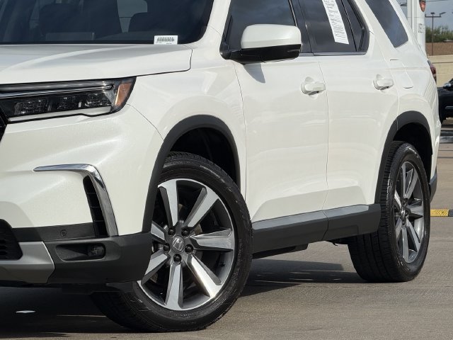 Used 2023 Honda Pilot Touring image 11