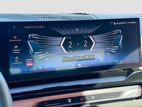 Used 2024 BMW 540i xDrive w/ Executive Package image 35