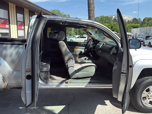 Used 2006 Toyota Tacoma 4x4 Access Cab V6 image 21