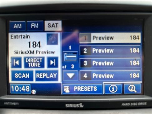 Used 2014 Chrysler Town & Country Touring FWD image 33