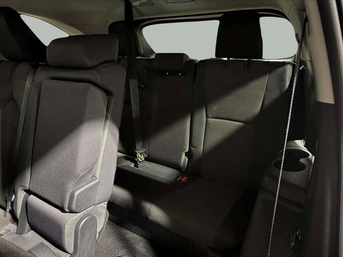 Used 2021 Toyota Highlander LE image 24