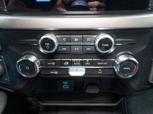 Used 2024 Ford F150 XLT image 24