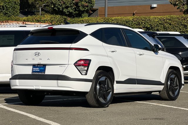 Certified 2024 Hyundai Kona SEL FWD image 5