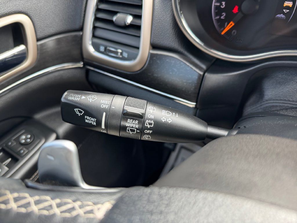 Used 2017 Jeep Grand Cherokee Limited AWD/4WD image 34