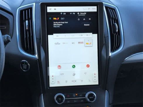 Used 2024 Ford Edge Titanium image 28