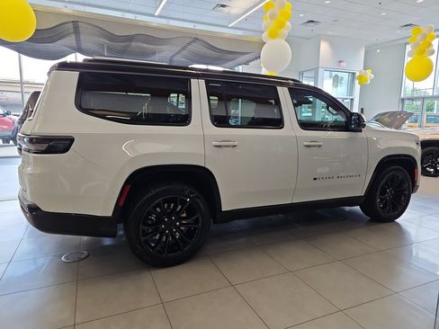 New 2026 Jeep Grand Wagoneer Summit AWD/4WD image 4