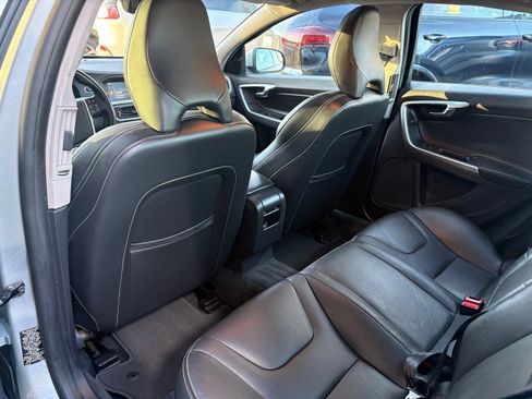 Used 2018 Volvo S60 T5 Dynamic image 21