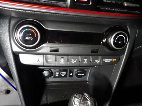 Used 2019 Hyundai Kona Ultimate image 28