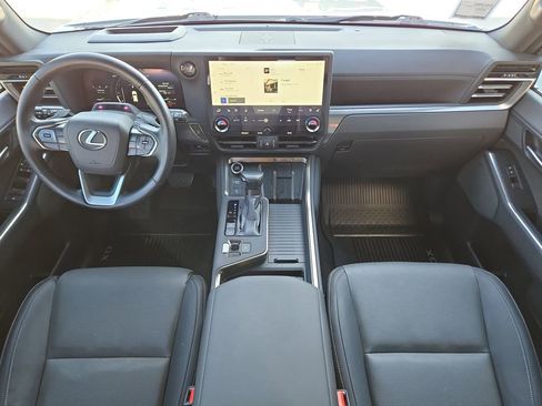 Used 2024 Lexus GX 550 image 15