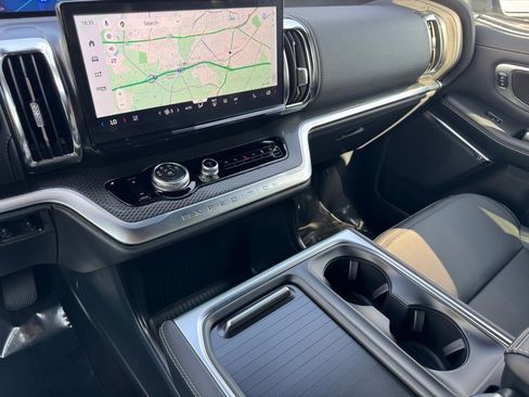 New 2025 Ford Expedition Platinum w/ Stealth Performance Package image 38