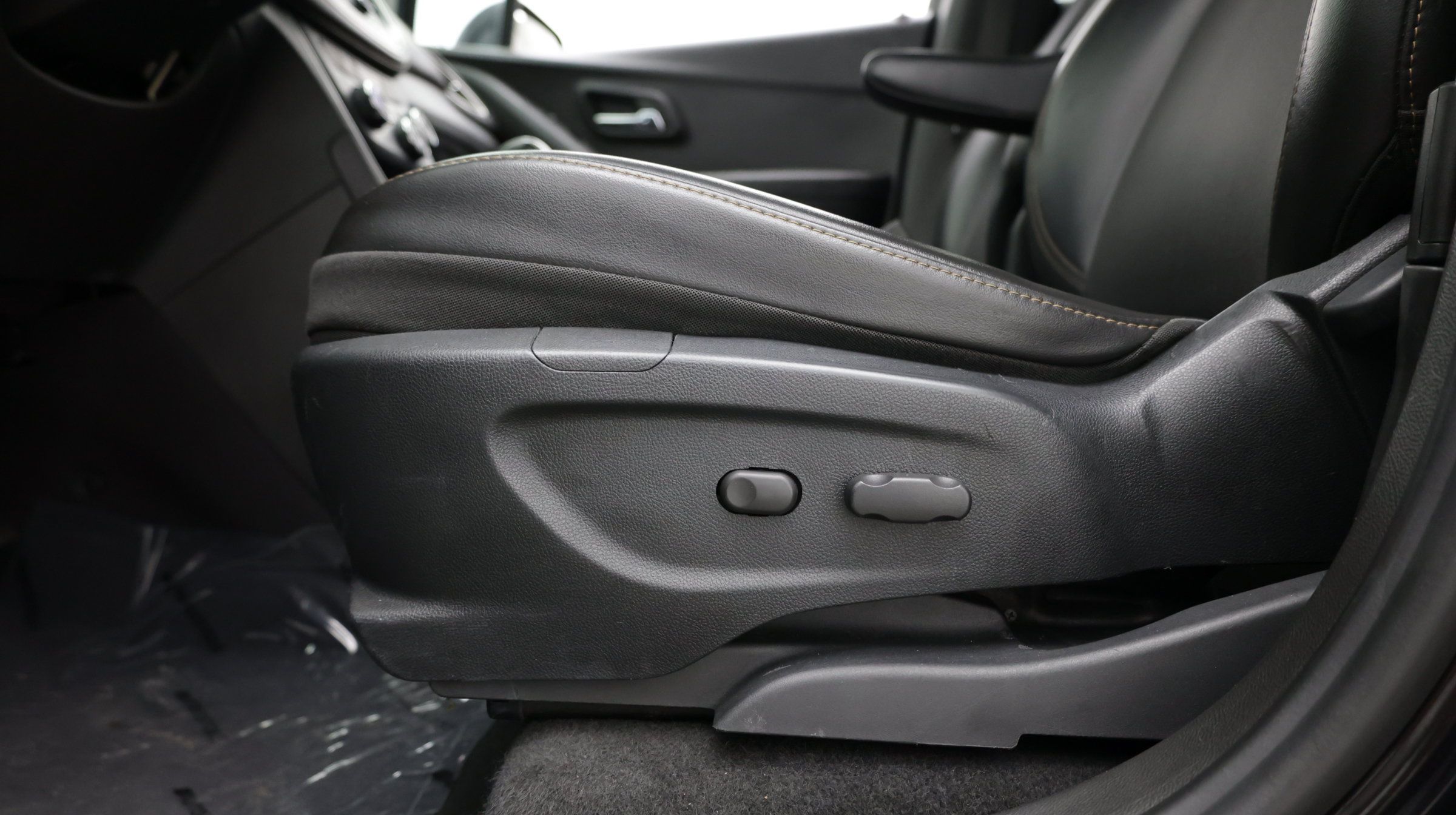 Used 2018 Chevrolet Trax LT w/ LT Convenience Package FWD image 14