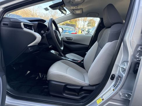 Used 2022 Toyota Corolla LE w/ Carpet Mat Package (TMS) image 13