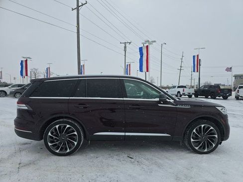 Used 2024 Lincoln Aviator Reserve w/ Equipment Group 201A image 3
