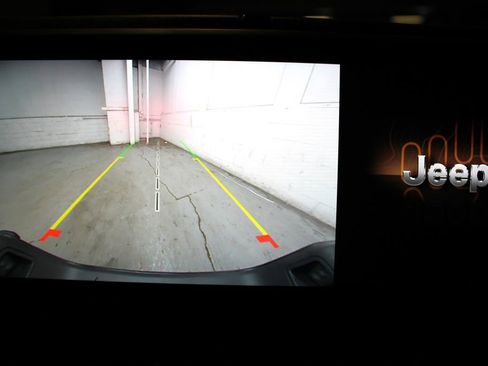 New 2025 Jeep Gladiator Sport image 22