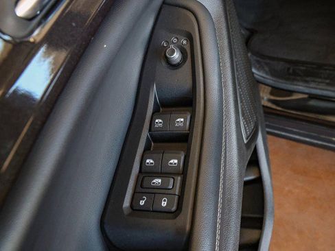 Used 2023 Jeep Grand Cherokee Laredo image 26