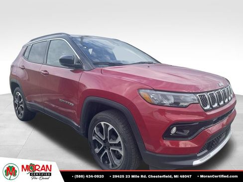 Used 2023 Jeep Compass Limited AWD/4WD image 3