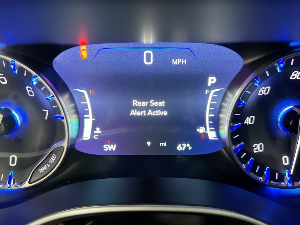New 2027 Chrysler Pacifica Select w/ Family Tech Group AWD/4WD image 13