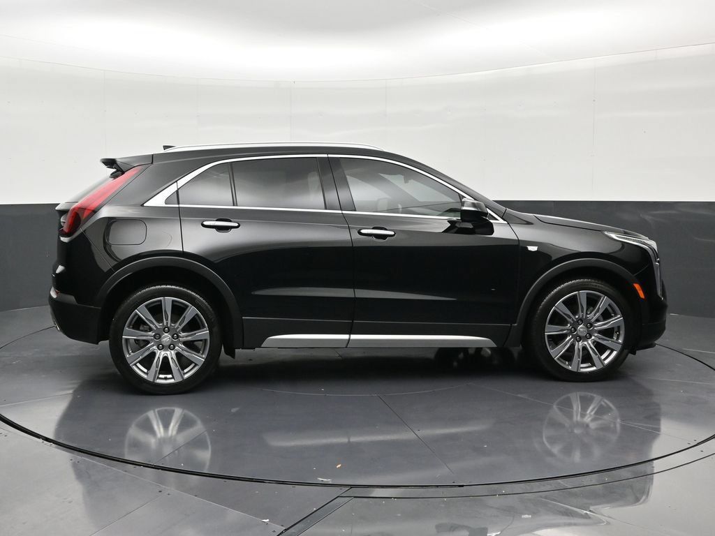 Used 2023 Cadillac XT4 Premium Luxury FWD image 6