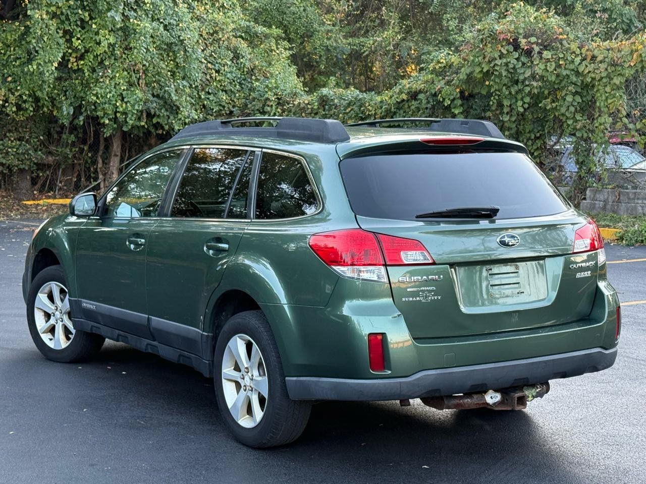 Used 2013 Subaru Outback 2.5i Premium w/ All-Weather Pkg AWD/4WD image 3