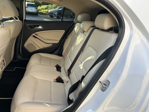 Used 2019 Mercedes-Benz GLA 250 image 39