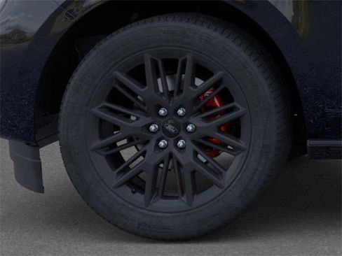 Used 2025 Ford Expedition Max Platinum w/ Stealth Performance Package image 19