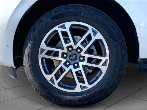 Certified 2025 Ford Expedition Active image 11