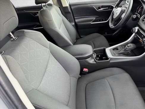 Used 2025 Toyota RAV4 XLE image 19