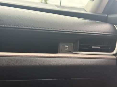 Used 2024 Toyota Grand Highlander FWD image 25