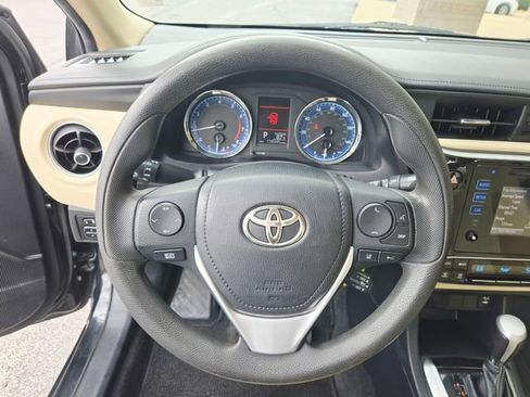 Used 2017 Toyota Corolla LE image 12