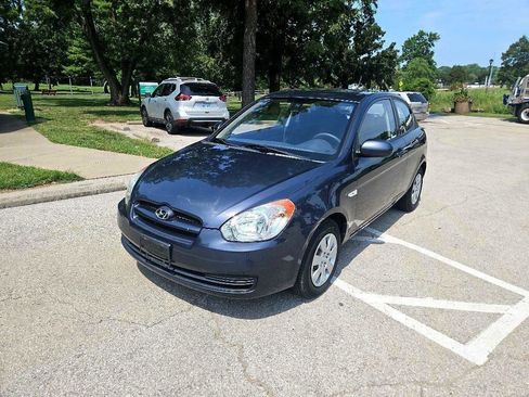Used 2011 Hyundai Accent GS image 1