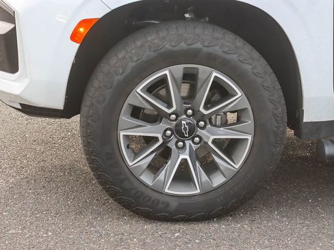 Certified 2023 Chevrolet Tahoe Z71 w/ Luxury Package image 7