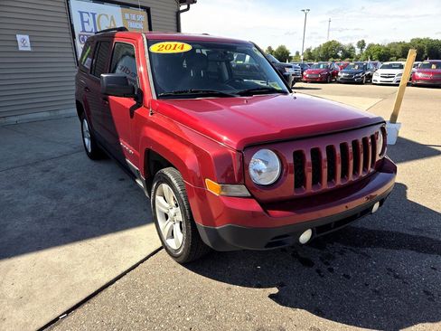 Used 2014 Jeep Patriot Latitude image 3