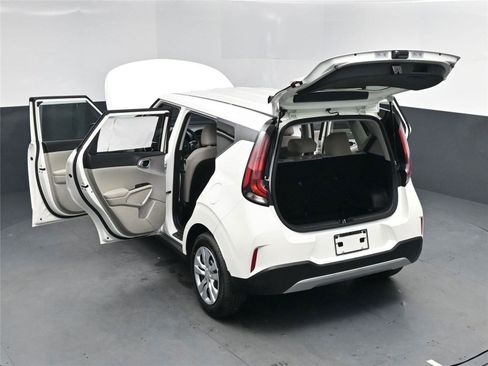 New 2025 Kia Soul LX image 27