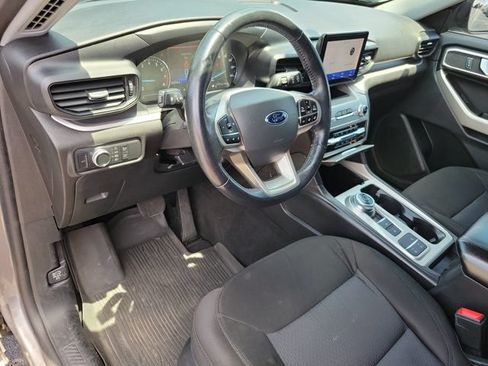 Used 2022 Ford Explorer XLT RWD image 9