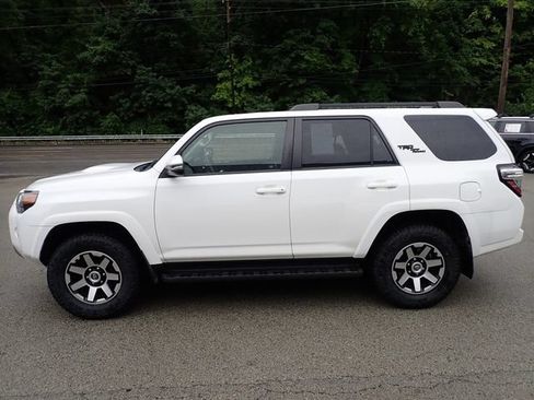 Certified 2019 Toyota 4Runner TRD Off-Road Premium AWD/4WD image 6