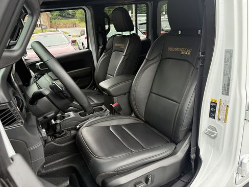 Used 2025 Jeep Wrangler Unlimited Rubicon 392 AWD/4WD image 11