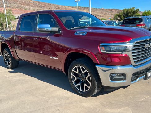 Used 2025 RAM 1500 Laramie AWD/4WD image 7