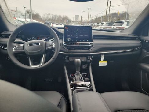 New 2026 Jeep Compass Latitude image 7