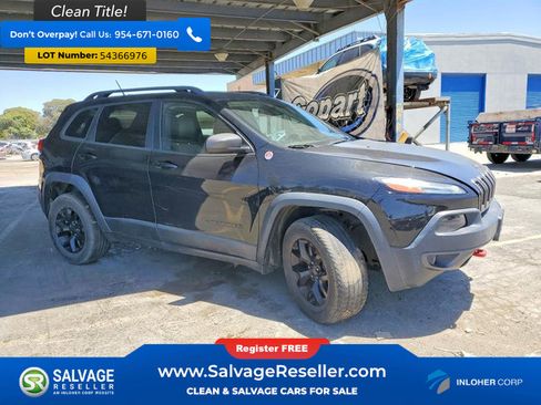 Used 2015 Jeep Cherokee Trailhawk w/ Comfort/Convenience Group AWD/4WD image 5