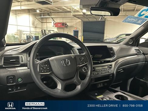 Used 2025 Honda Passport EX-L image 15