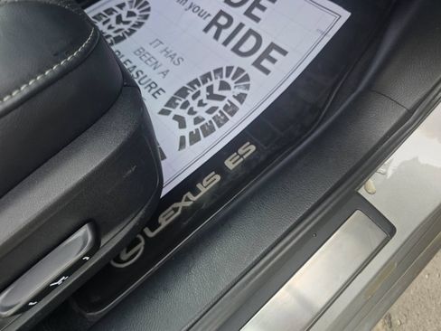 Used 2016 Lexus ES 350 w/ Accessory Package FWD image 35