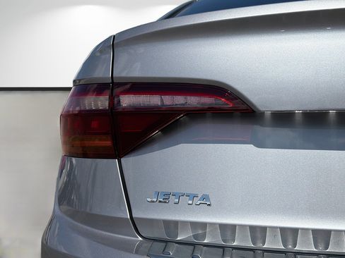 Used 2019 Volkswagen Jetta SEL w/ Cold Weather Package FWD image 10