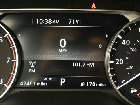 Used 2025 Nissan Rogue SV AWD/4WD image 15