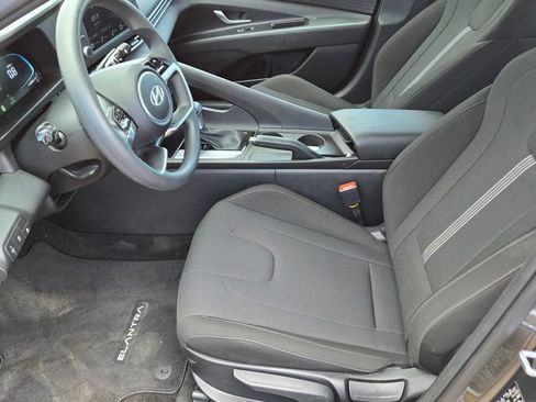 Used 2026 Hyundai Elantra SE w/ Cargo Package FWD image 13