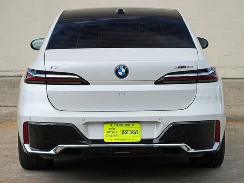 Used 2023 BMW i7 xDrive60 w/ Executive Package 2 AWD/4WD image 63
