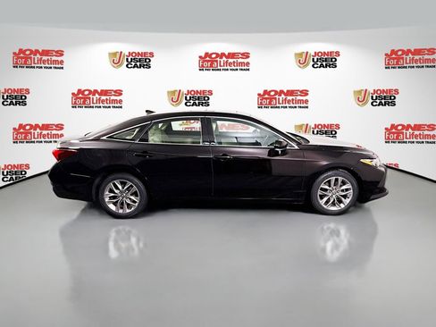 Certified 2020 Toyota Avalon XLE w/ Moonroof Package image 17